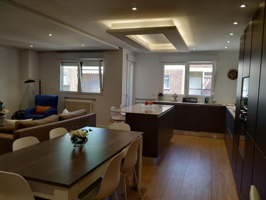 Carmelitas Home Salamanka Zewnętrze zdjęcie